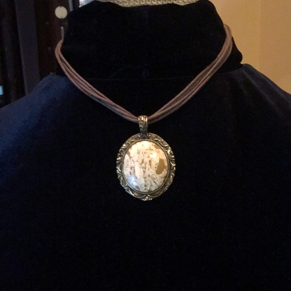 SEMI-PRECIOUS STONE🪞CHOKER NECKLACE 💎BEAUTIFUL 🎁 NECKLACE NEVER WORN 💌💌